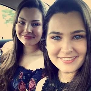 Meet your Posher, Claire